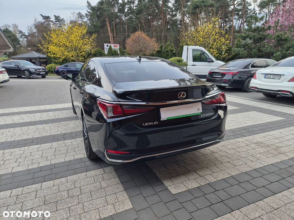 Lexus ES 300h Prestige - 13