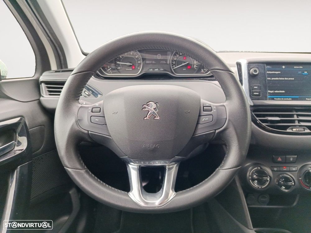 Peugeot 208 1.2 PureTech Active - 12
