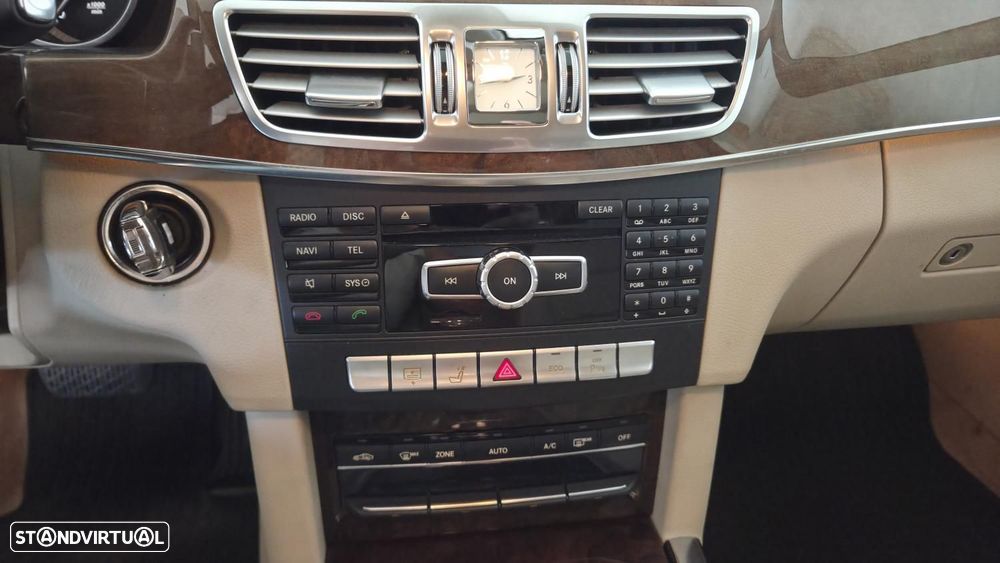 Mercedes-Benz E 250 7G-TRONIC Elegance - 19