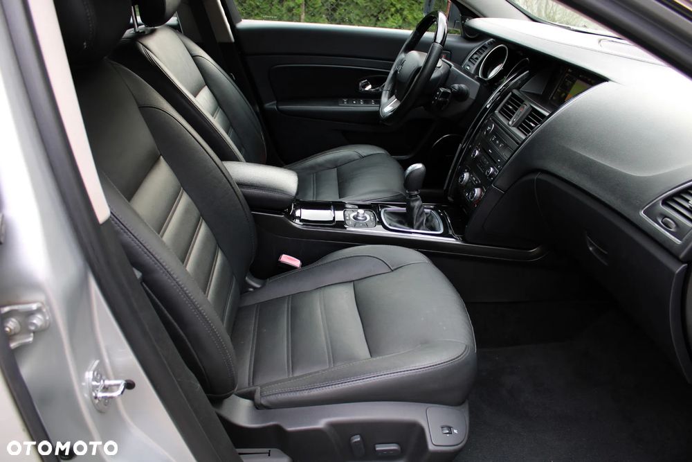 Renault Latitude 2.0 dCi - 17
