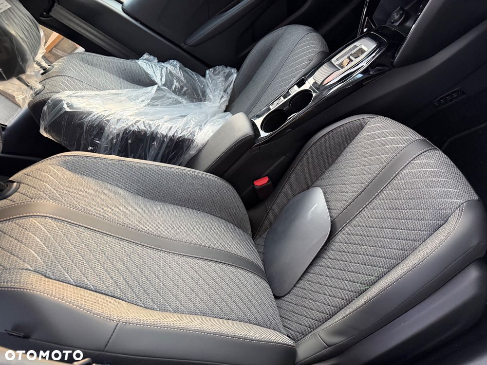 Peugeot 208 - 14