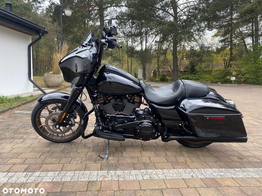 Harley-Davidson Touring Street Glide - 2