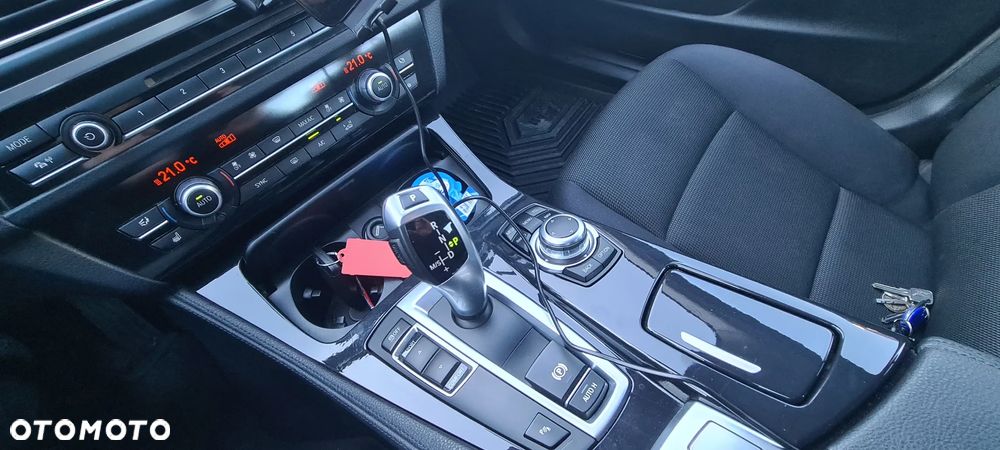 BMW Seria 5 518d - 16