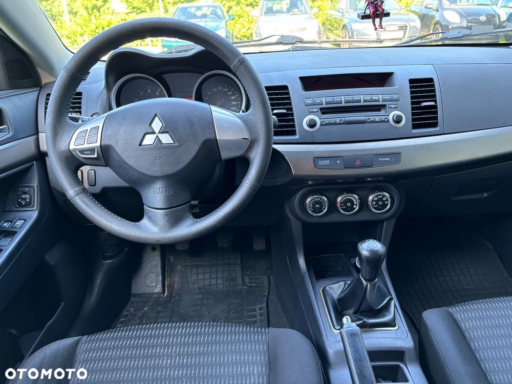 Mitsubishi Lancer 1.6 Inform - 8