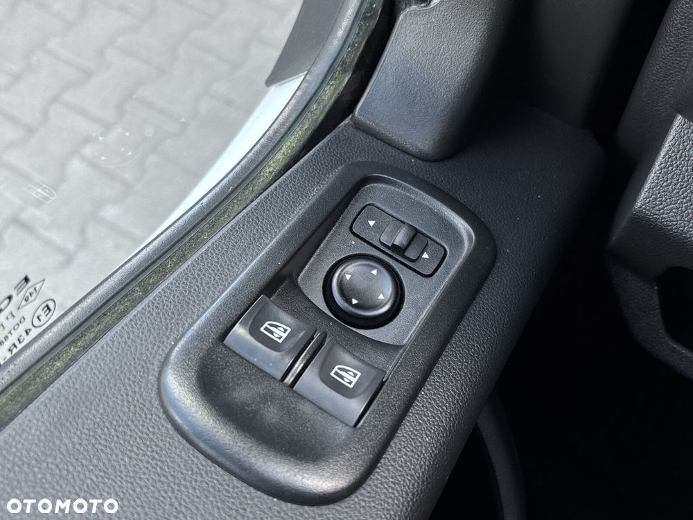 Opel movano 2.3CDTI 136KM L2H2 - 12