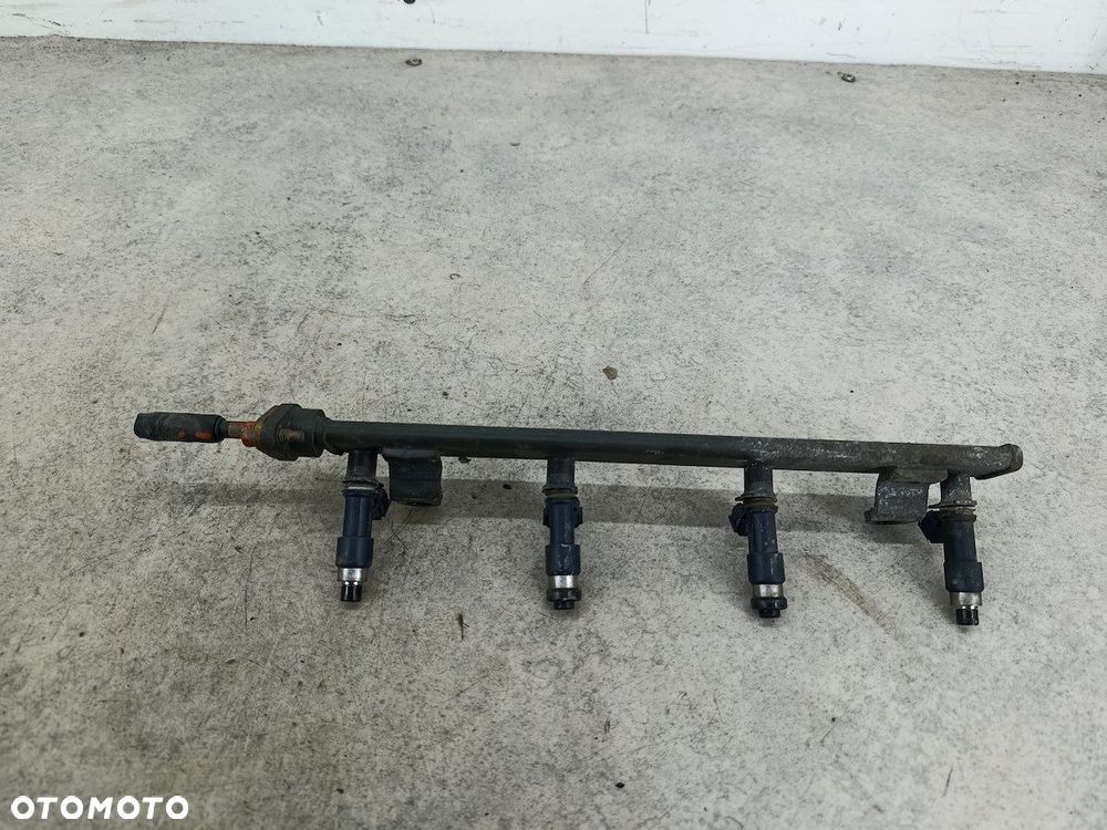LISTWA WTRYSKOWA BENZYNA MITSUBISHI OUTLANDER I 028032918 2.4 16V - 1
