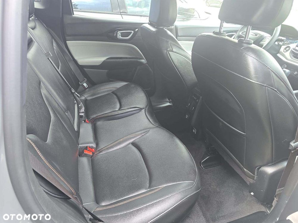 Jeep Compass - 9