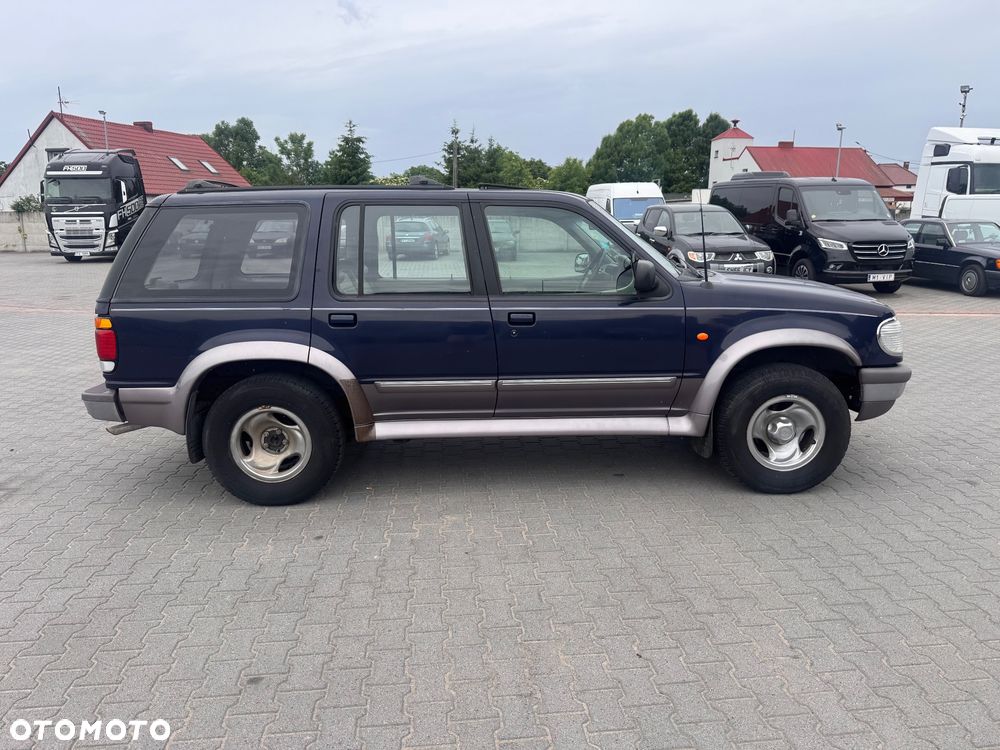 Ford Explorer 4.0 - 8