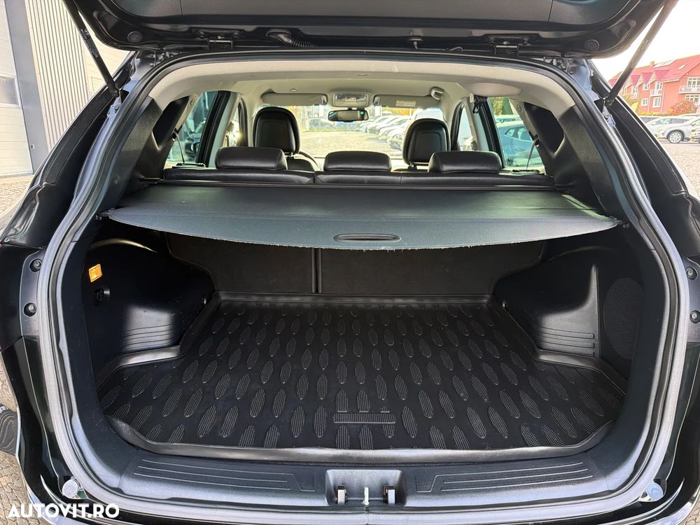 Hyundai ix35 2.0 CRDI 4WD Fifa World Cup Gold Edition - 20