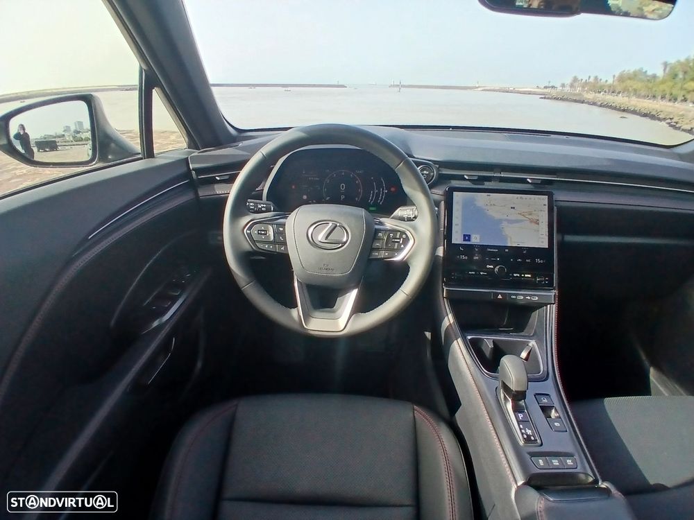 Lexus LBX Elegant - 12