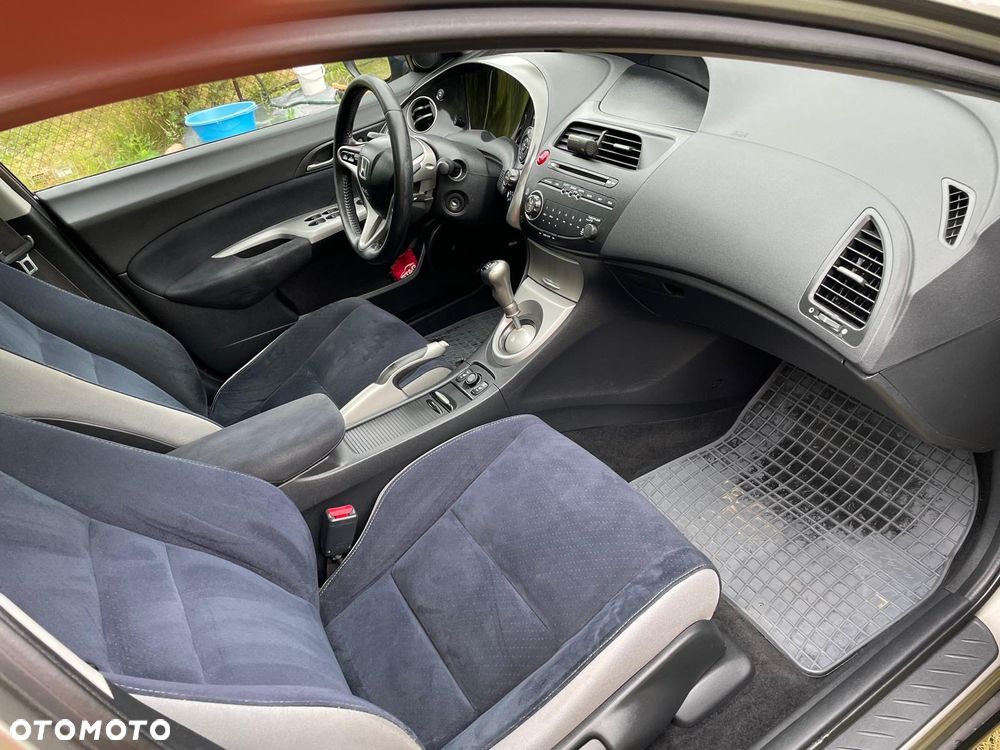 Honda Civic 1.8 Executive - 14