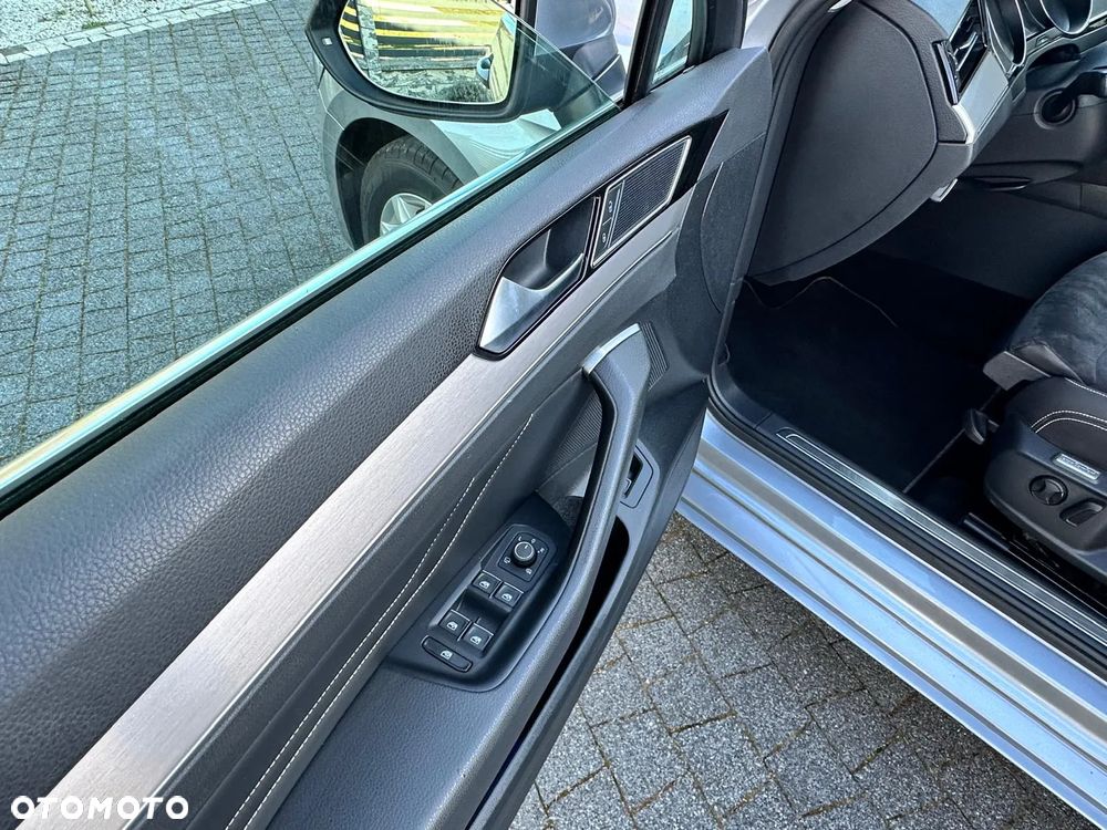 Volkswagen Passat 2.0 TDI SCR DSG Highline - 27