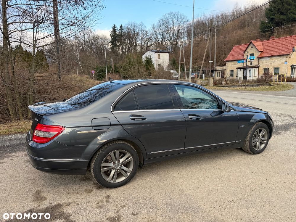 Mercedes-Benz Klasa C 200 CGI Automatik BlueEFFICIENCY Avantgarde - 6