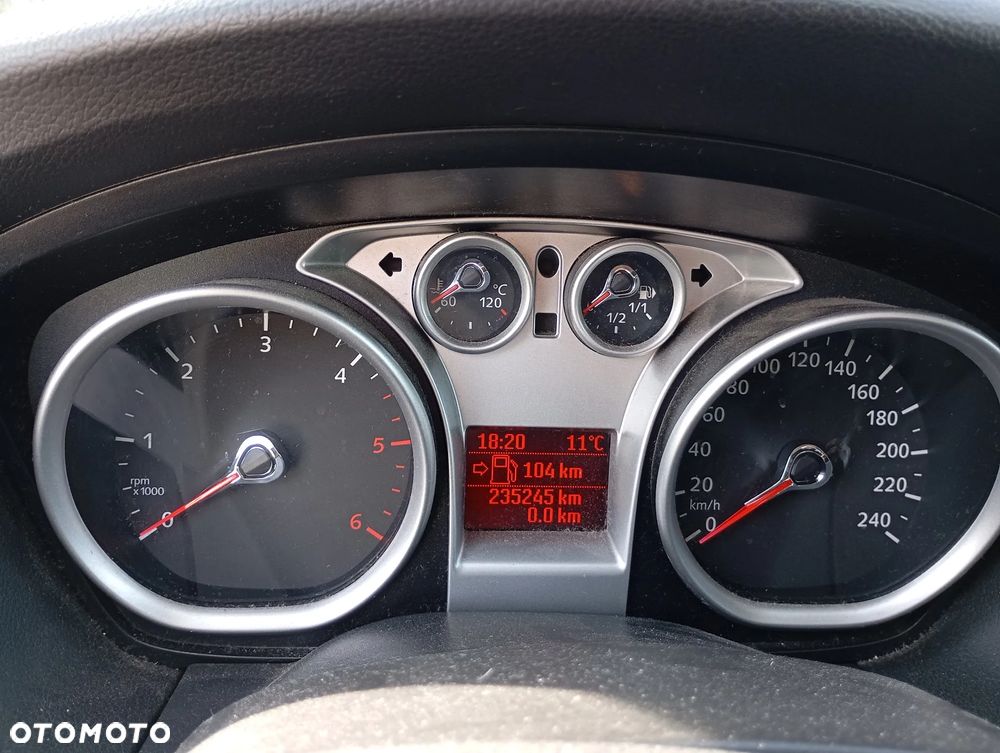 Ford Focus 1.6 TDCi DPF Ghia - 16