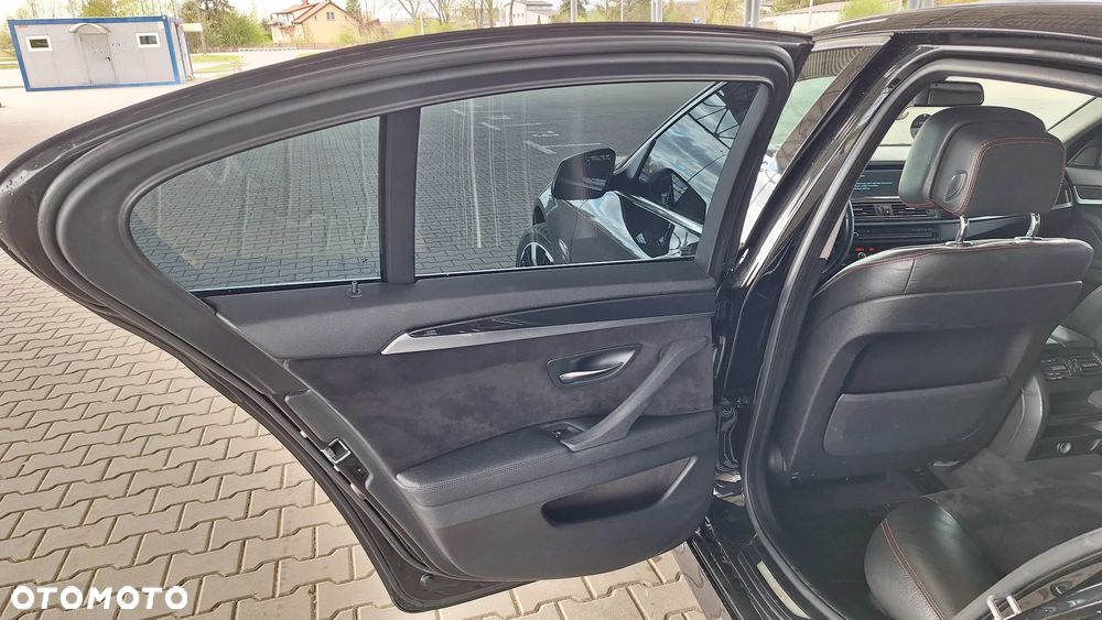 BMW Seria 5 525d xDrive Sport-Aut - 15