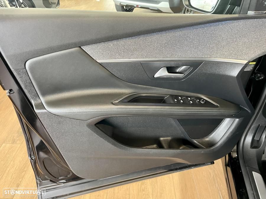Peugeot 3008 PureTech 130 Stop & Start GPF Crossway - 33