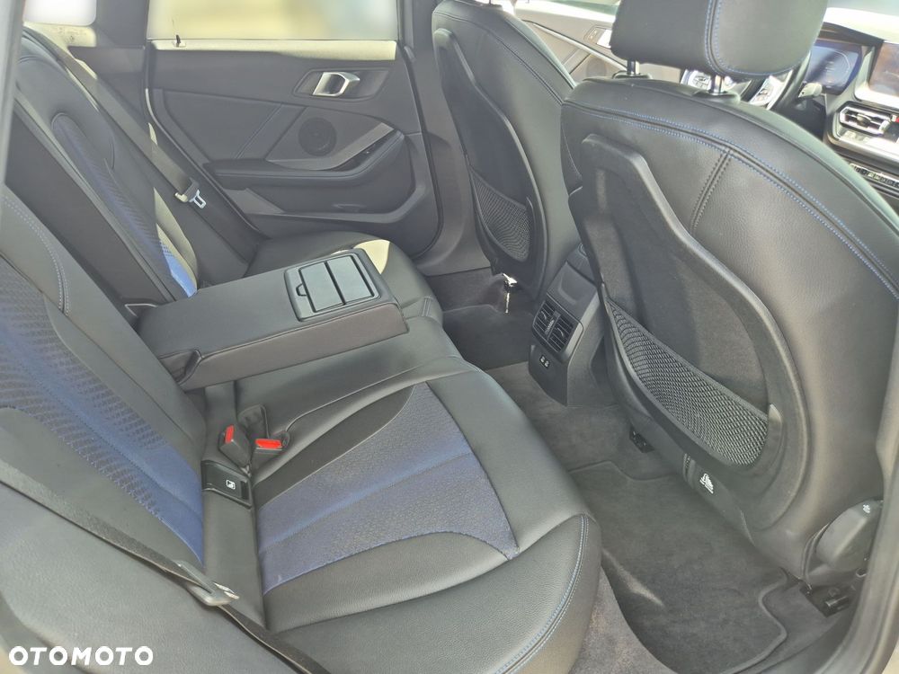 BMW Seria 2 218i M Sport - 26