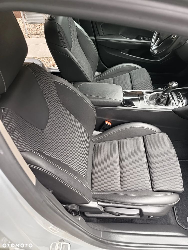 Opel Insignia - 15