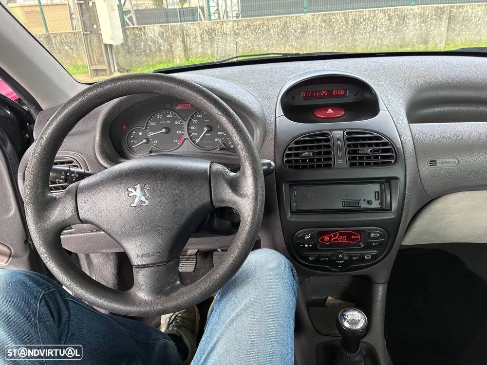Peugeot 206 - 12