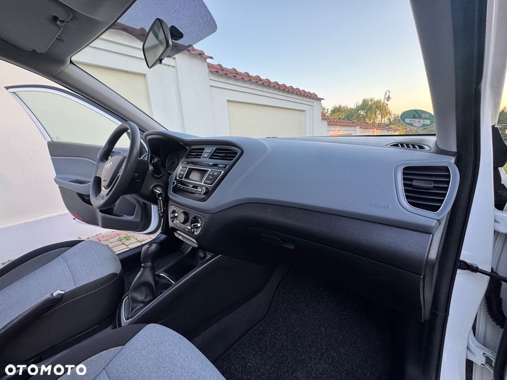 Hyundai i20 - 25