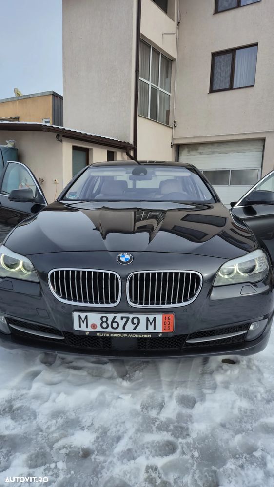 BMW Seria 5 520d Aut. Luxury Line - 24