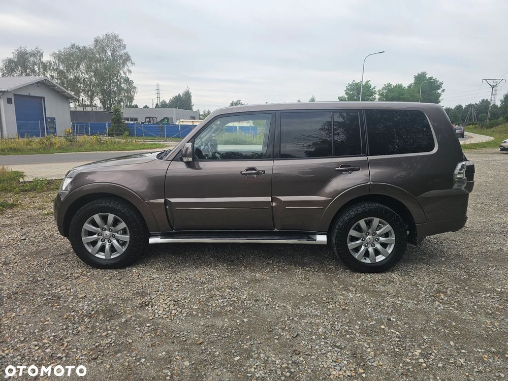 Mitsubishi Pajero 3.2 DID Intense + - 11