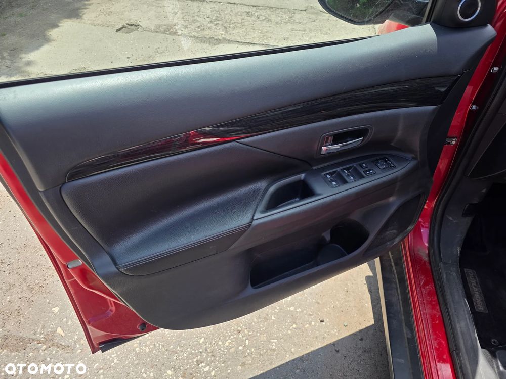 Mitsubishi Outlander - 26