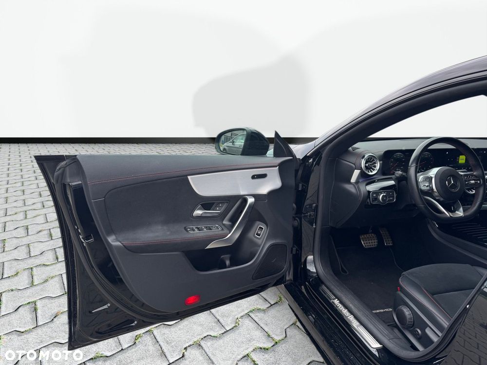 Mercedes-Benz CLA - 11