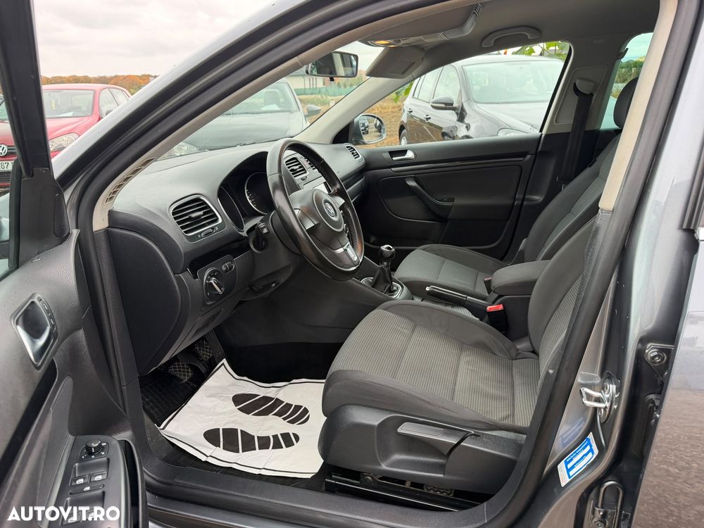Volkswagen Golf - 10