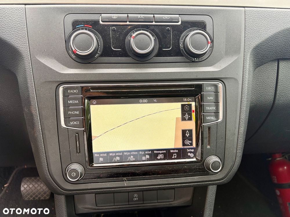 Volkswagen Caddy 1.4 TSI Highline DSG - 8