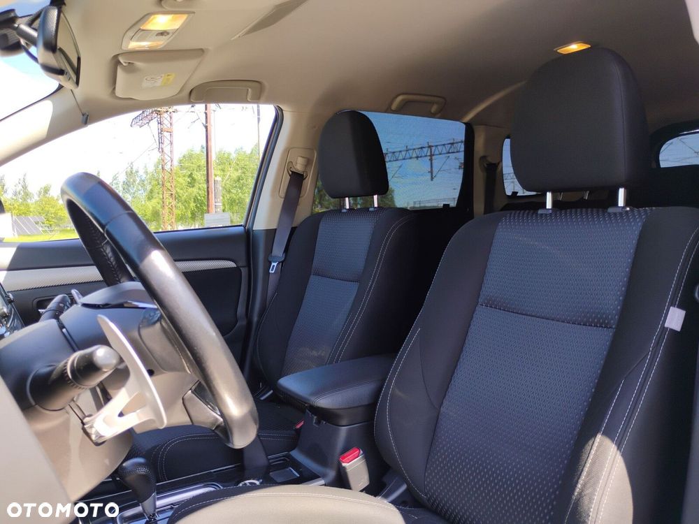 Mitsubishi Outlander 2.0 Intense 4WD CVT - 16