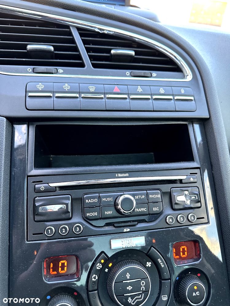 Peugeot 5008 1.6 THP Business Line 7os - 9