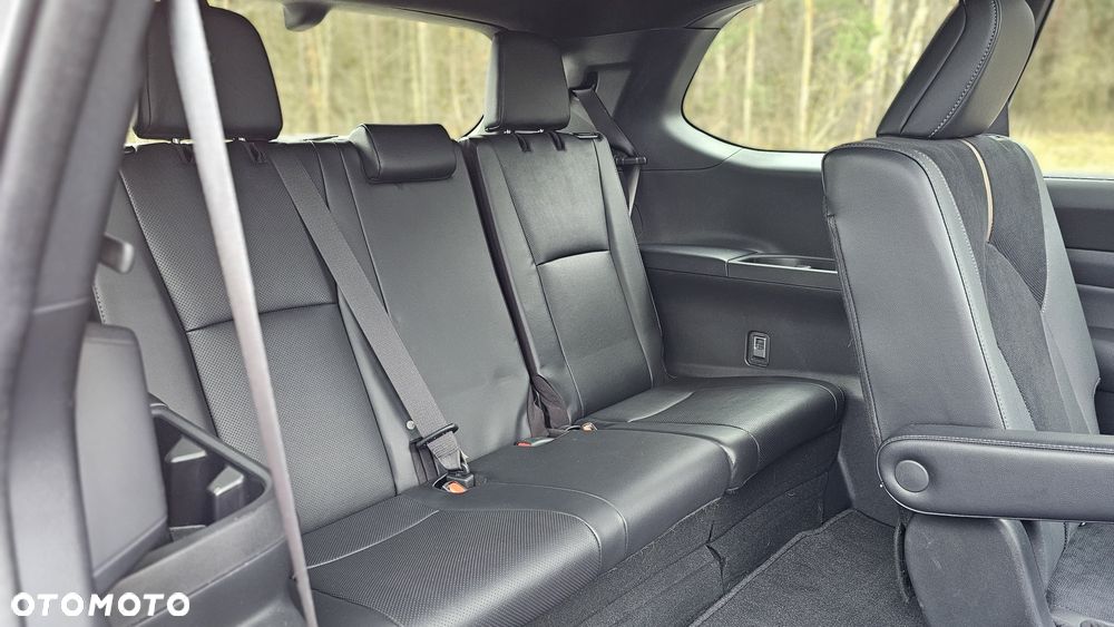 Toyota Grand Highlander - 25