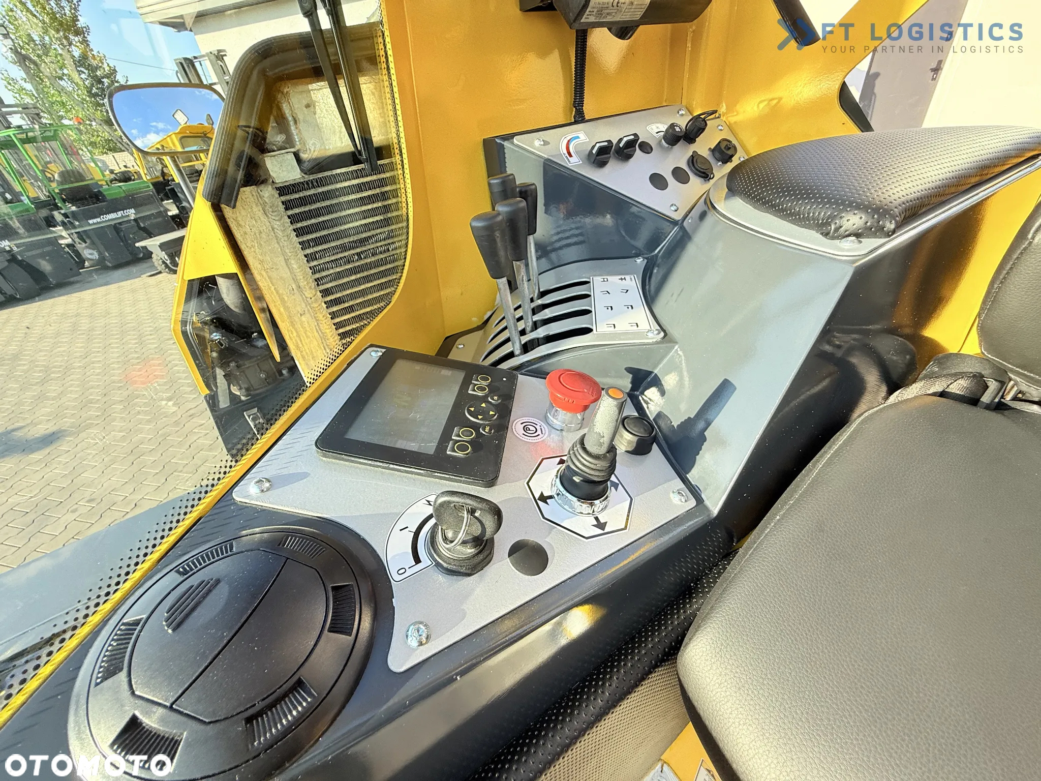 Combilift C5000 / DIESEL / TRIPLEX 6000MM / WOLNY SKOK / POZYCJONER WIDEŁ / WBUDOWANA WAGA / OGRZEWANIE / PEŁNA KABINA / STAN IDEALNY / zeroka oferta wózków czterokierunkowych i bocznych, dopasowanych do różnorodnych potrzeb i zastosowań - 39