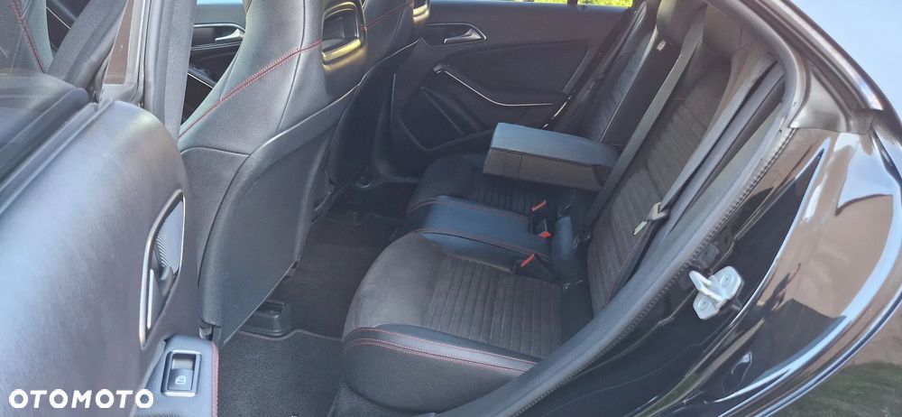 Mercedes-Benz CLA 200 7G-DCT AMG Line - 21