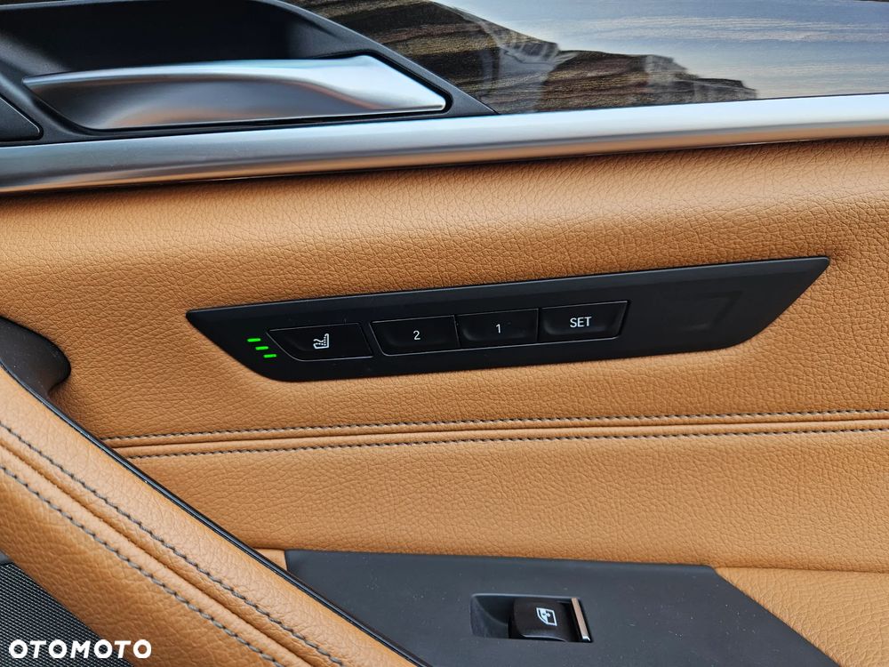 BMW Seria 5 520d xDrive Luxury Line - 27