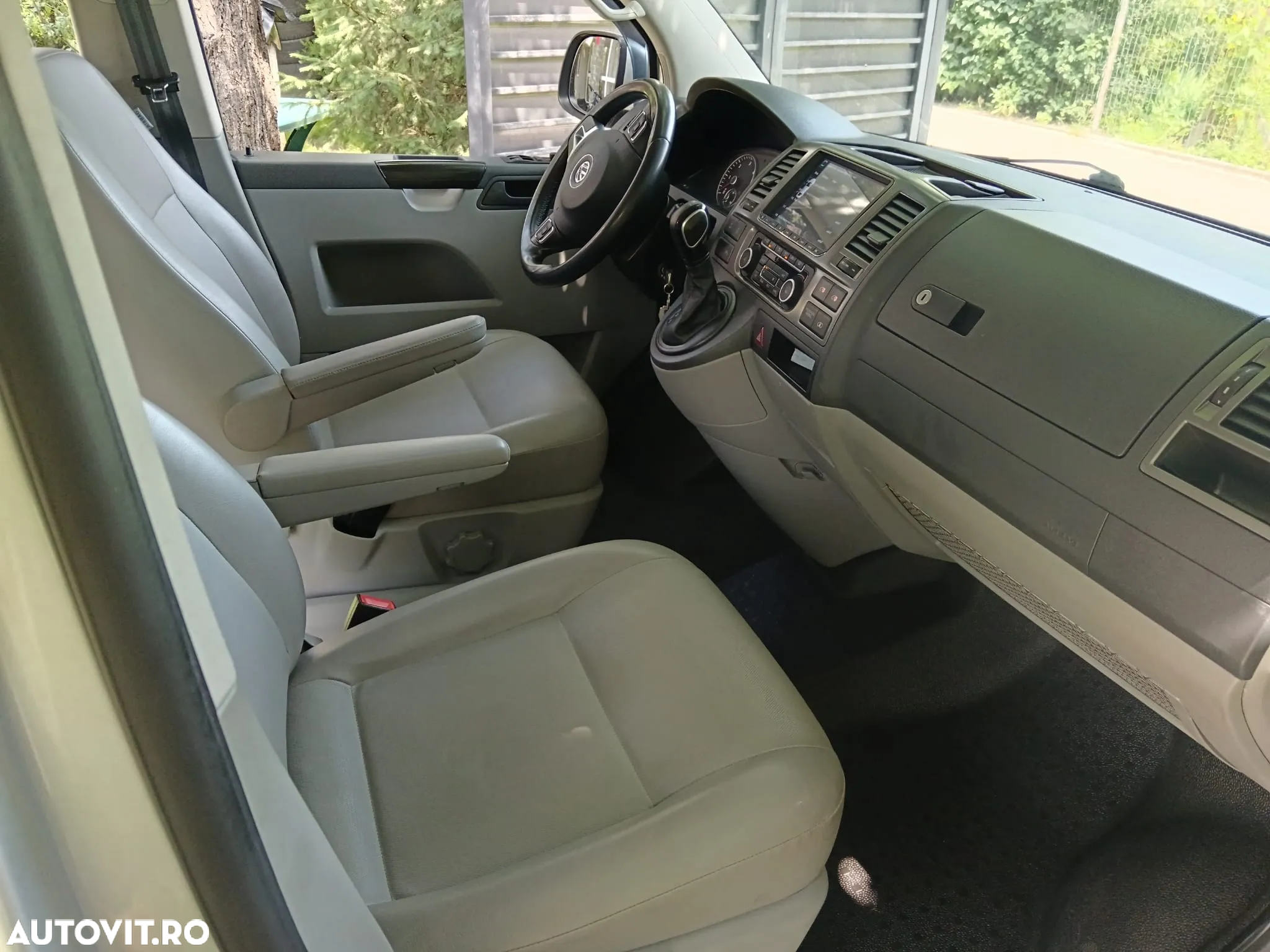 Volkswagen Caravelle - 21