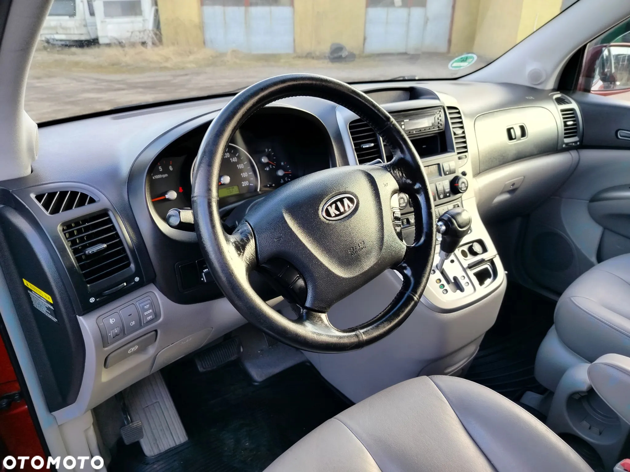 Kia Carnival - 21