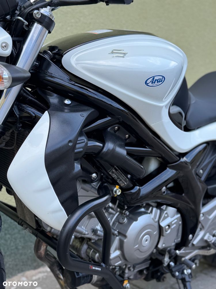 Suzuki Gladius - 30