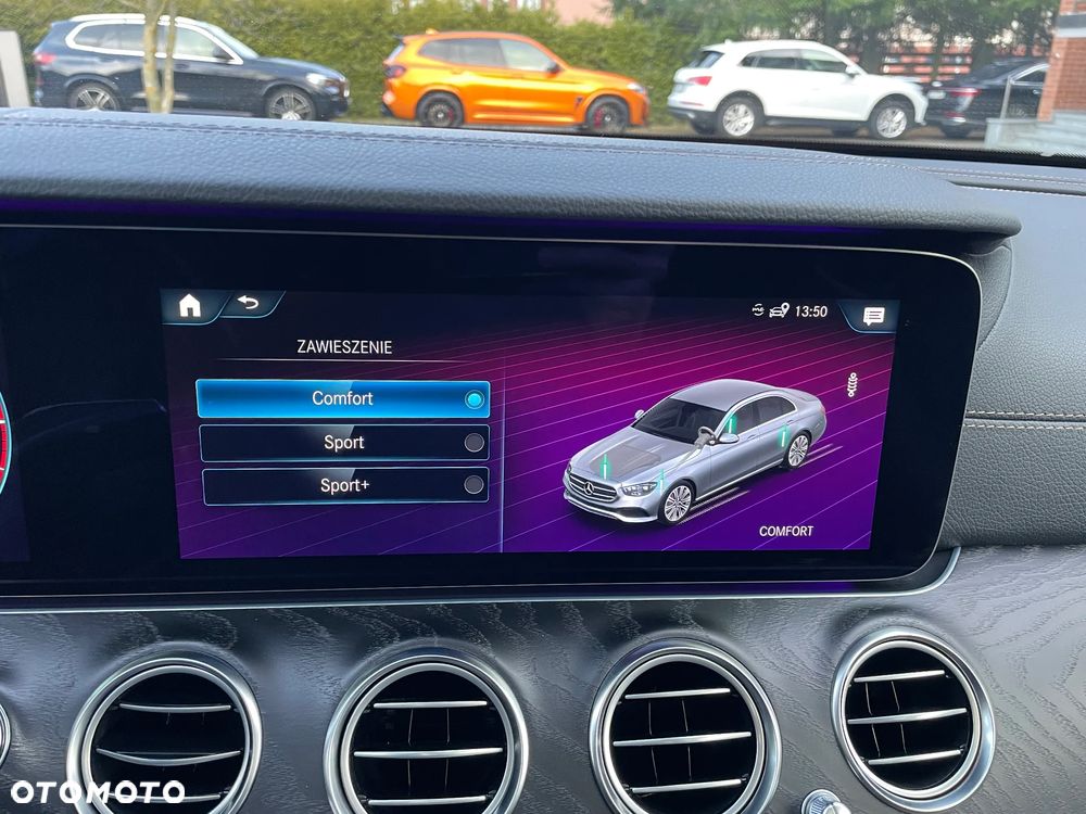 Mercedes-Benz Klasa E 220 d 4Matic 9G-TRONIC Exclusive - 33