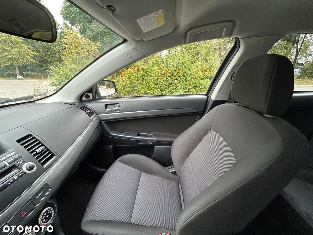 Mitsubishi Lancer - 14