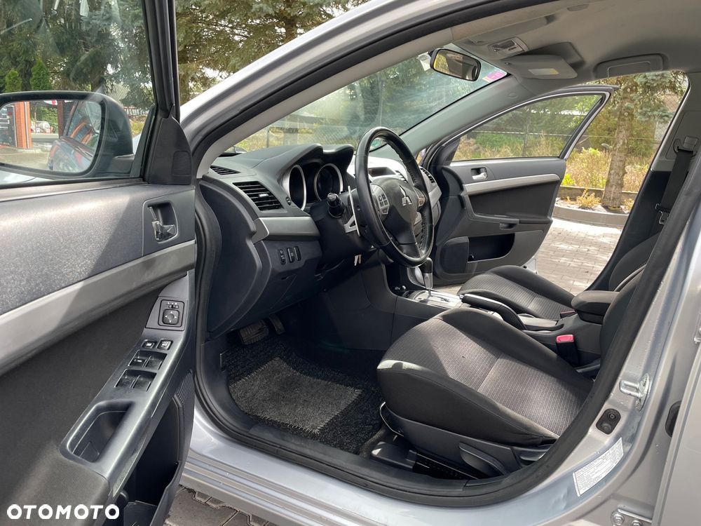 Mitsubishi Lancer 1.8 CVT Instyle - 15