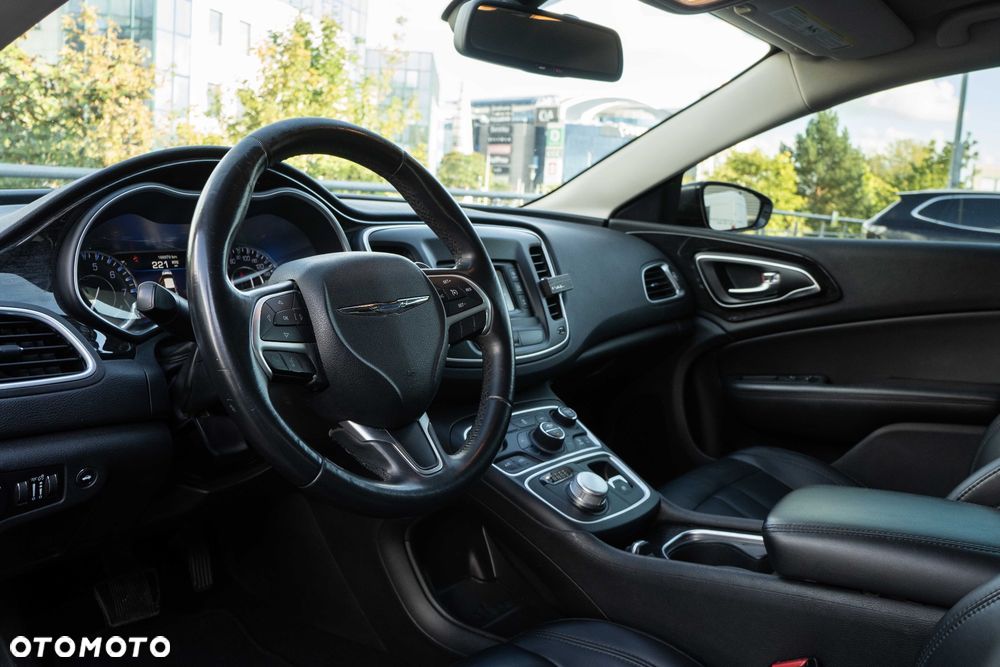 Chrysler 200 - 12