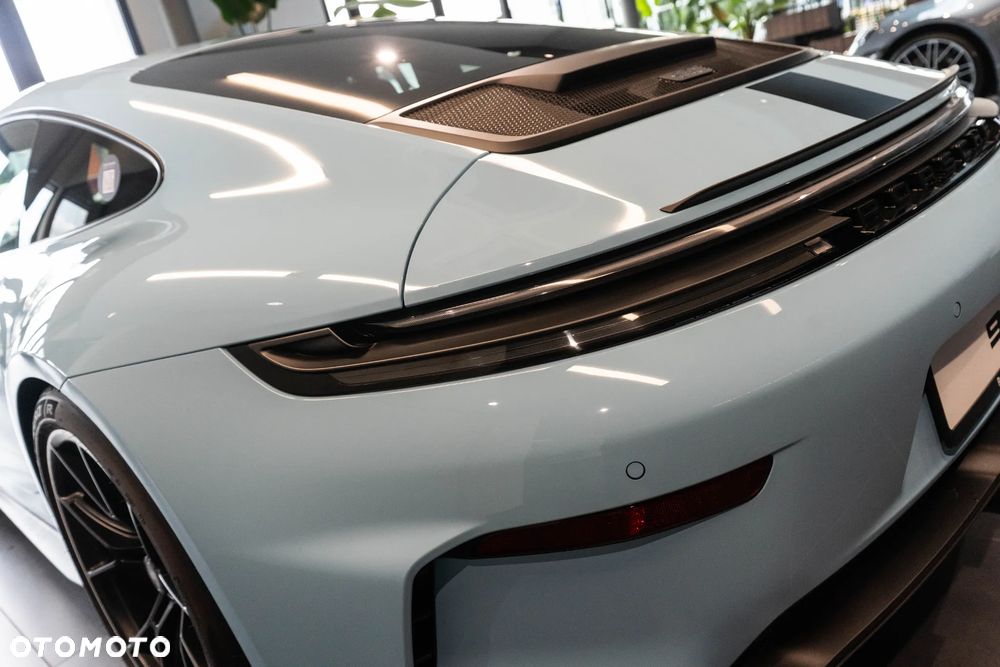 Porsche 911 GT3 Touring PDK - 41