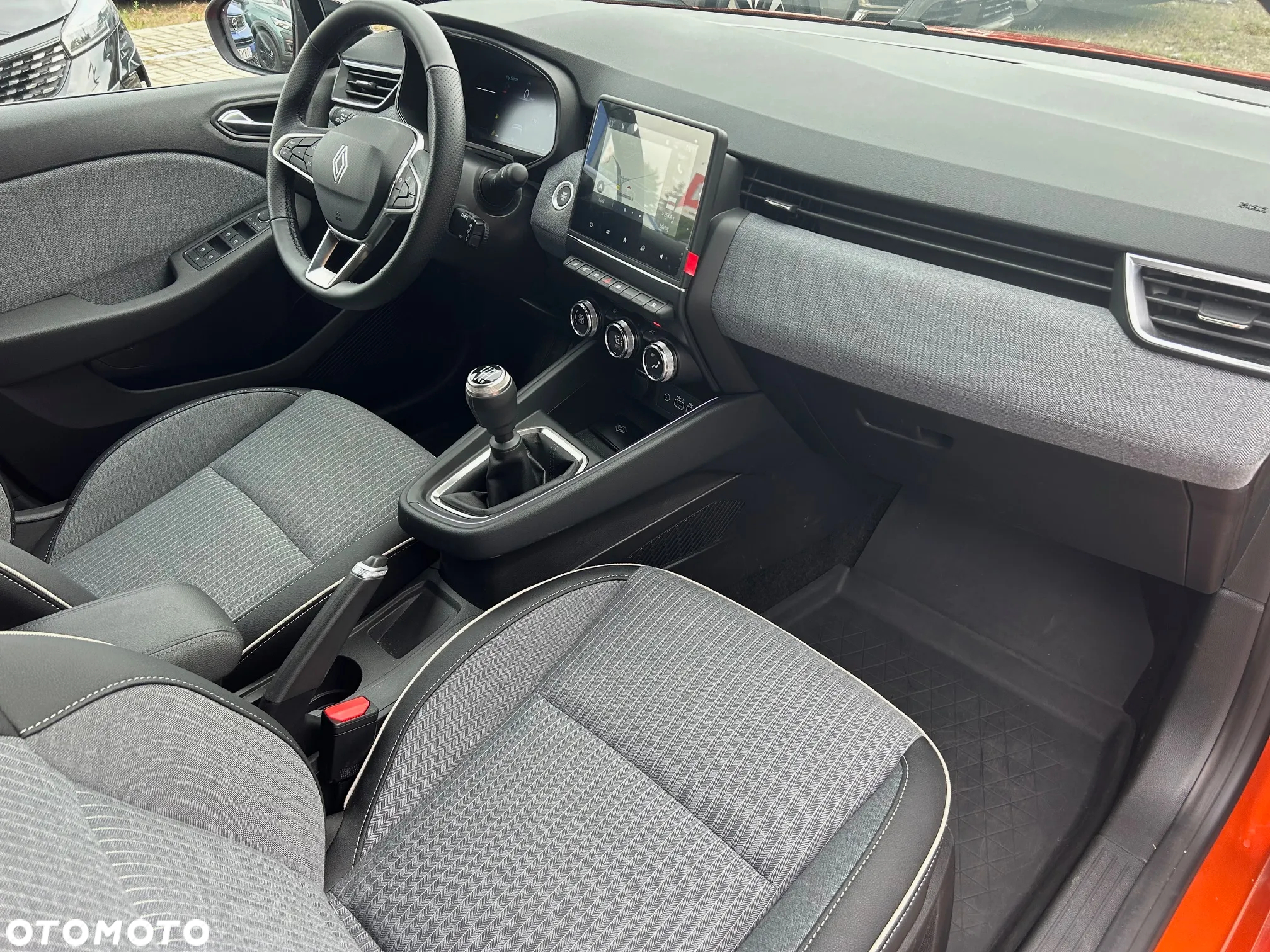 Renault Clio 1.0 TCe Techno - 18