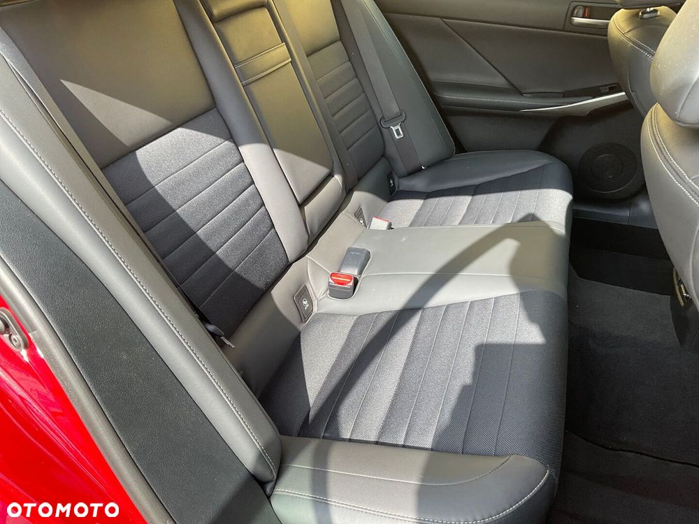 Lexus IS 200t Elegance - 13