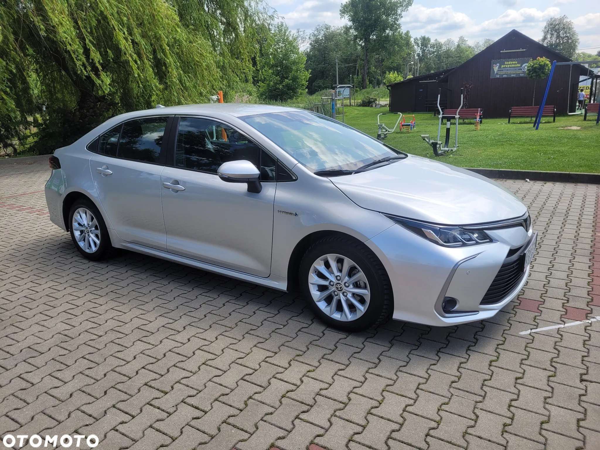 Toyota Corolla 1.8 Hybrid Comfort - 17