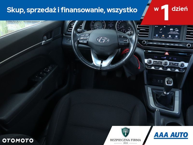 Hyundai Elantra - 7