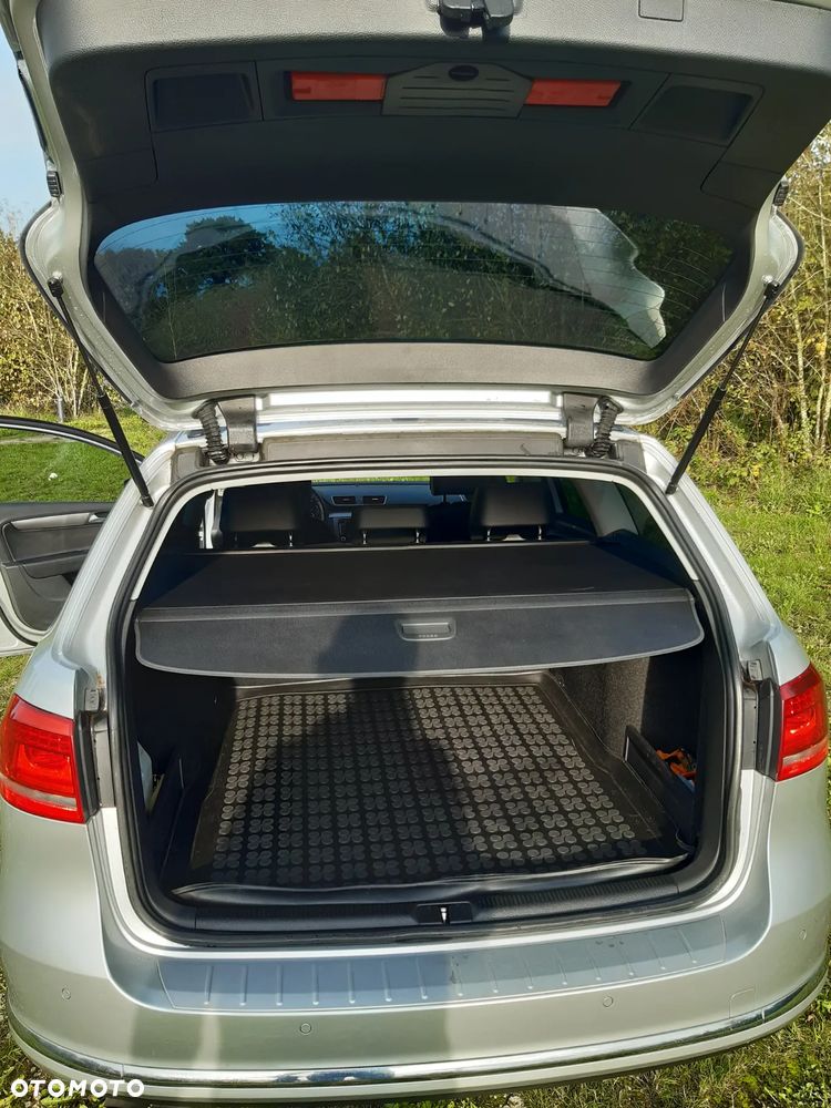 Volkswagen Passat 2.0 TDI Highline R-Style - 9