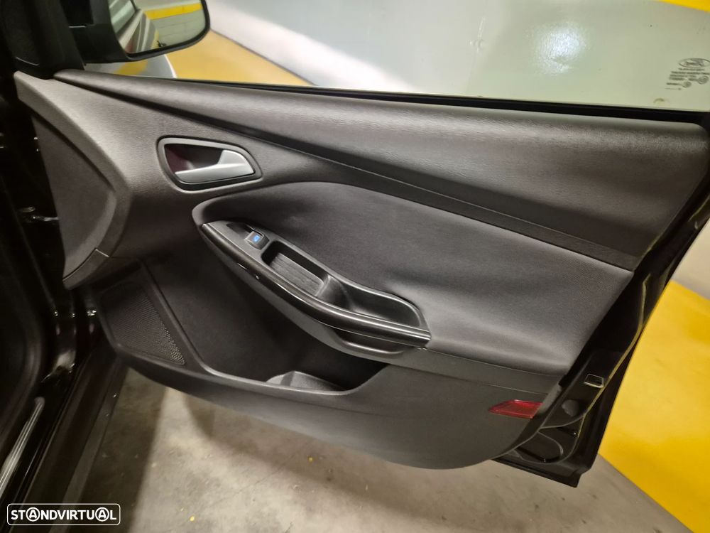 Ford Focus SW 1.5 TDCi Titanium - 31